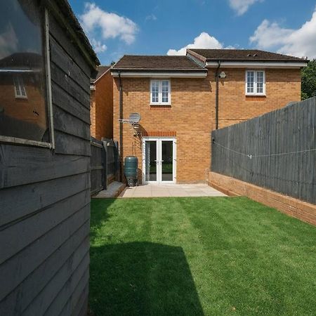 Stylish 2-Bed Contractor Haven: NEC & Airport Proximity Villa Birmingham Exterior photo
